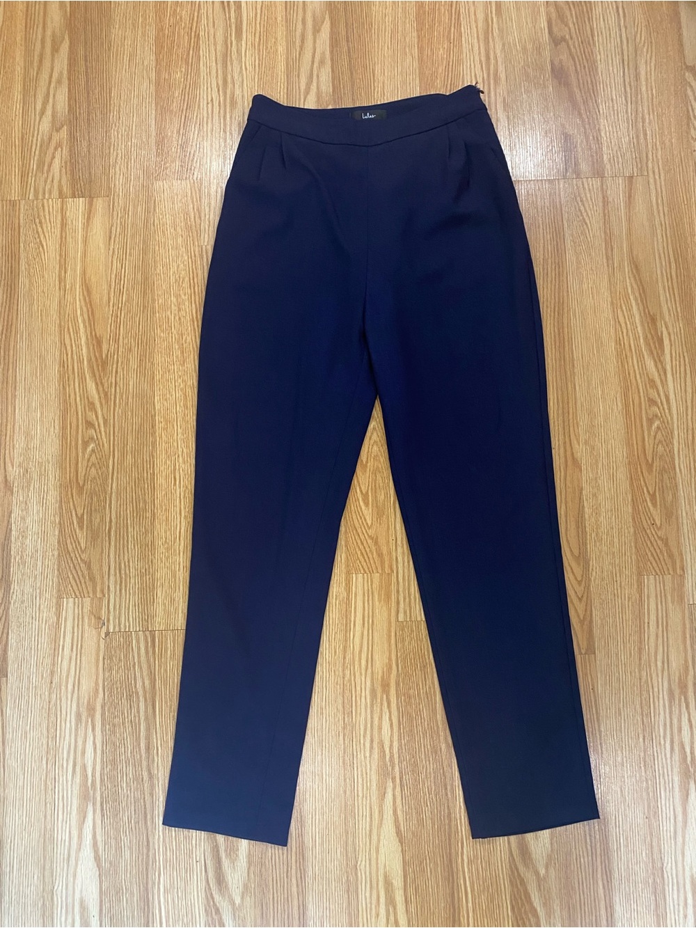 Lulus ladies trousers. “Tailored” fit. Navy. Size small. In excellent condition